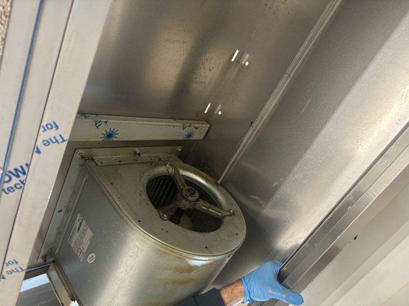 Installation, Maintenance et Remplacement de Moteur Escargot pour Hotte Professionnelle à Lyon et Grenoble