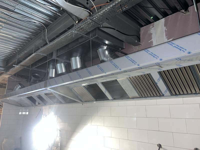 Installation hotte aspirante professionnelle moteur tourelle à Lyon Rhône-Alpes 69