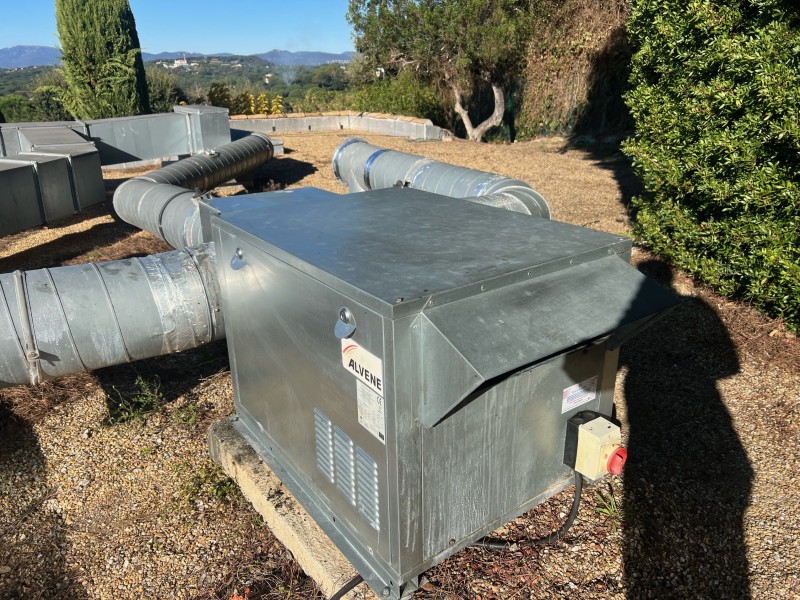 Pose et remplacement moteur caisson à Nice, Cannes et Antibes